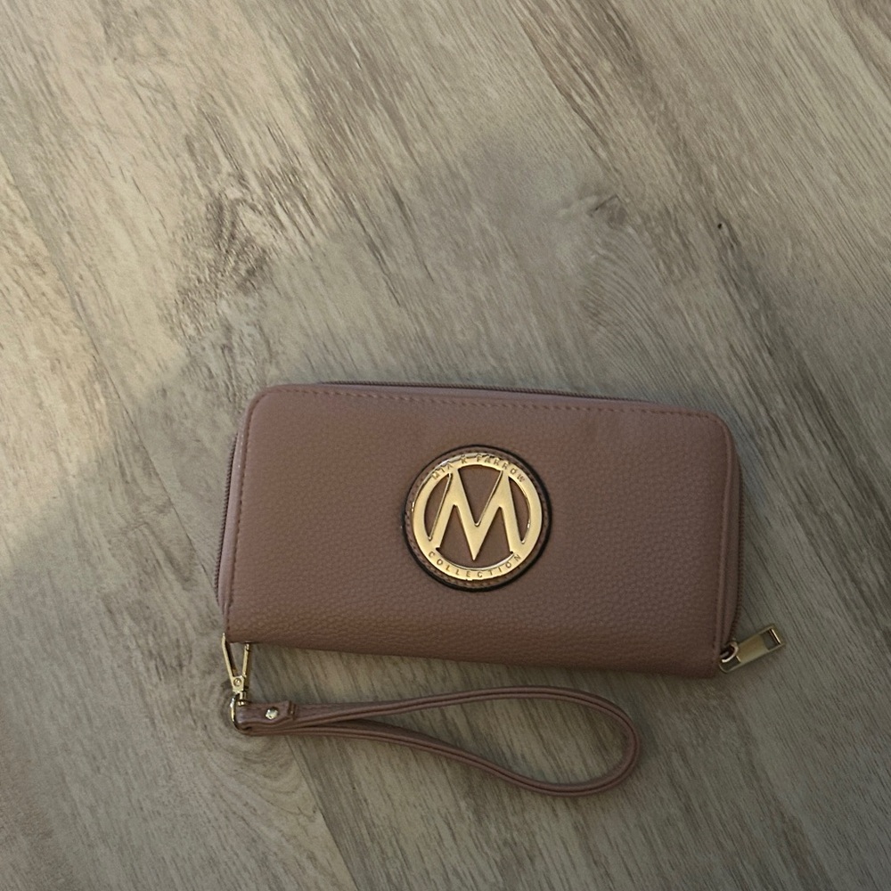 Elegant Brown Wristlet Wallet